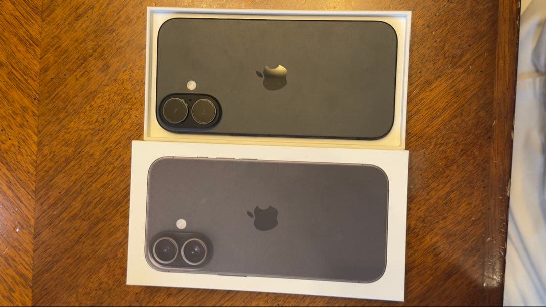 Apple iPhone 16 256GB スペースグレー 本体　SIMフリー