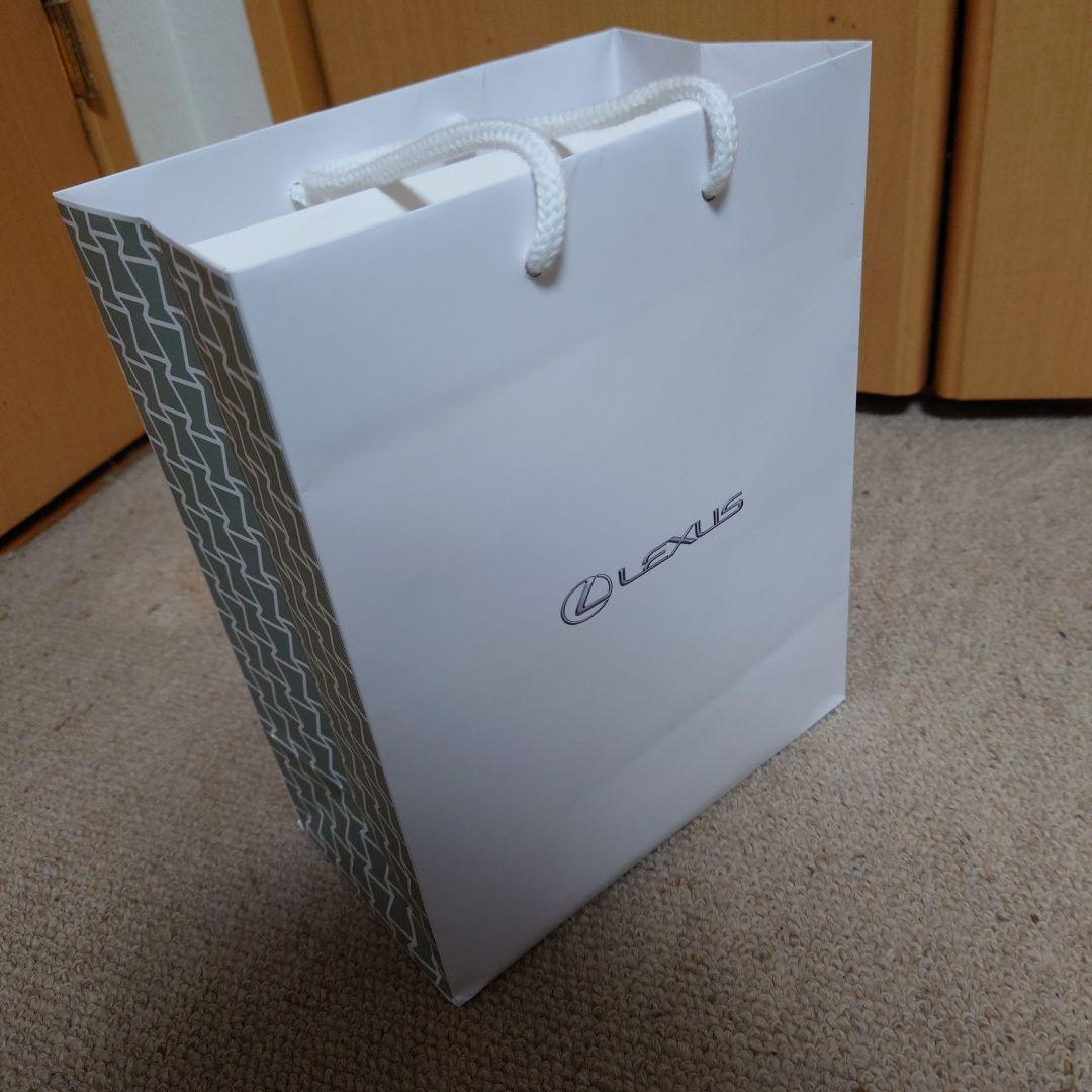 LEXUS マークレビンソンのワイヤレスヘッドホン＆LEXUSノベルティ