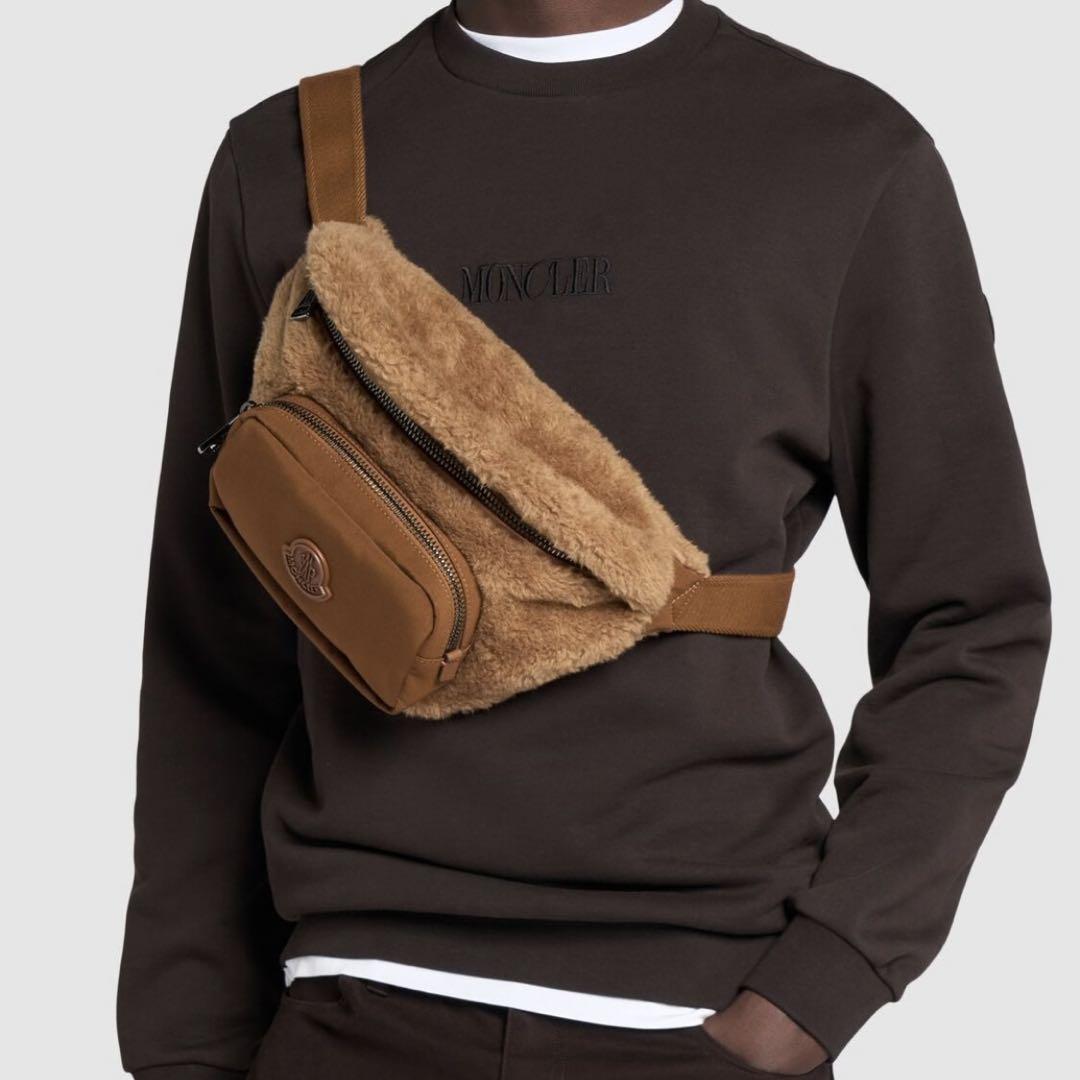 モンクレール　ボディバック　新品　男女　希少