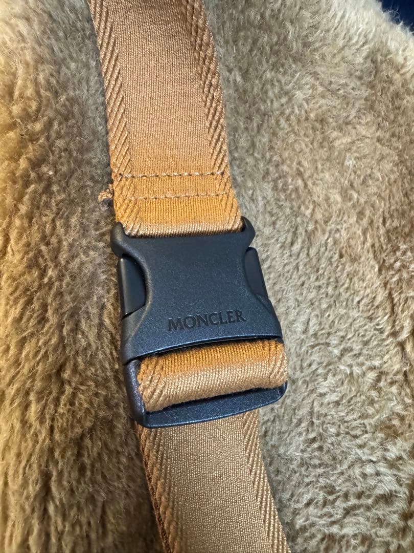 モンクレール　ボディバック　新品　男女　希少