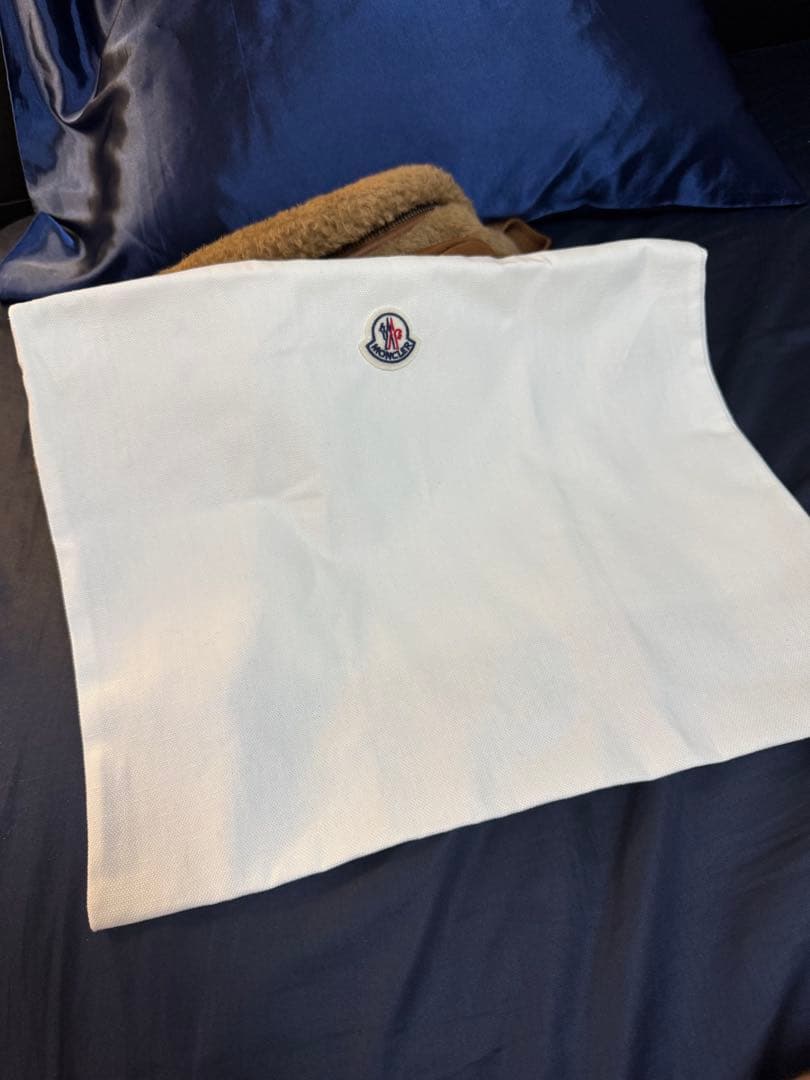 モンクレール　ボディバック　新品　男女　希少