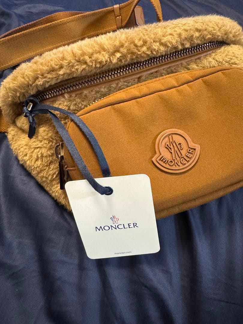 モンクレール　ボディバック　新品　男女　希少