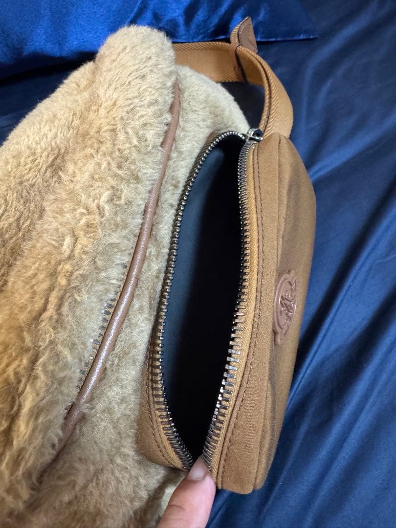 モンクレール　ボディバック　新品　男女　希少