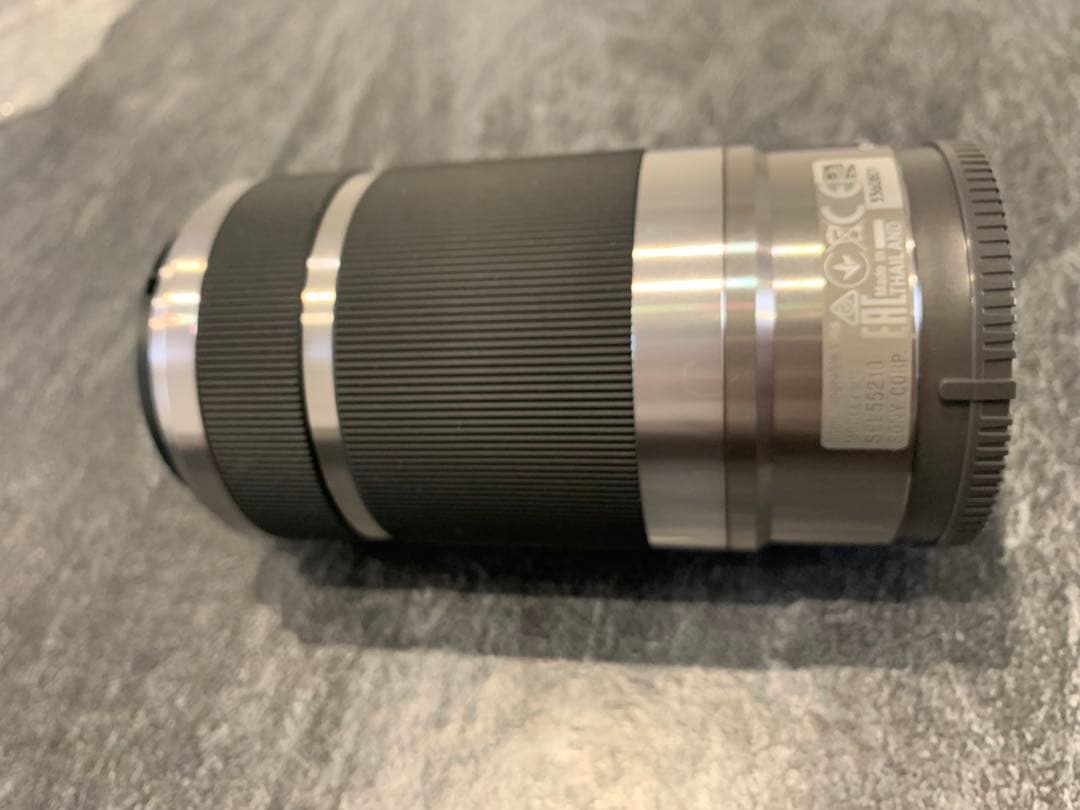 (新品同様) SONY α5100 ホワイト ミラーレス一眼 本体とレンズ付き