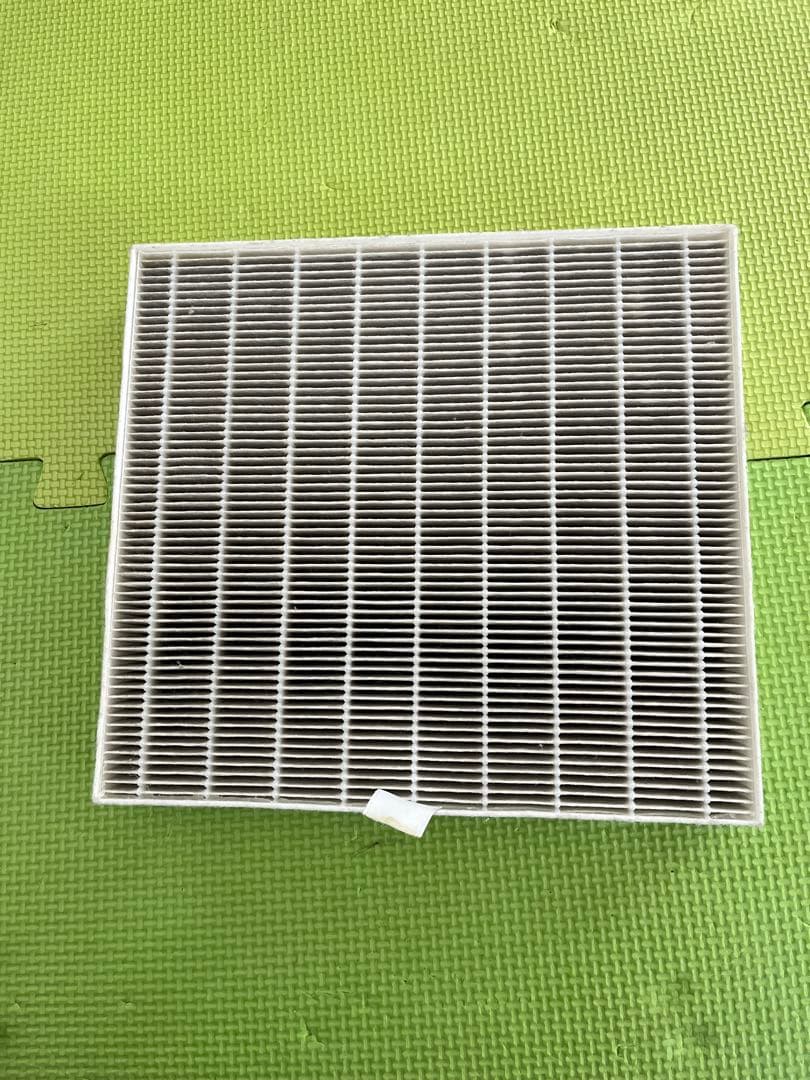 2022年製　アイリスオーヤマ　空気清浄機能付除湿機（PD-A140-W）