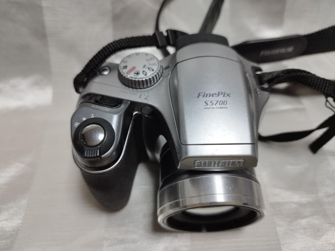 デジタルカメラ FUJIFILM FinePix S5700 DIGTAL CAMERA