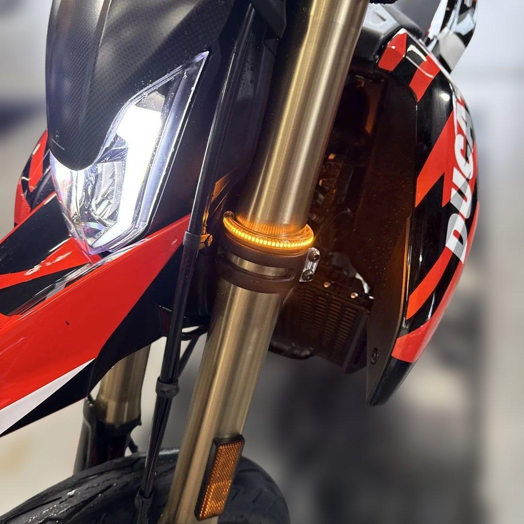 ハイパーモタード698 フロントウィンカー&フェンダーレスKIT