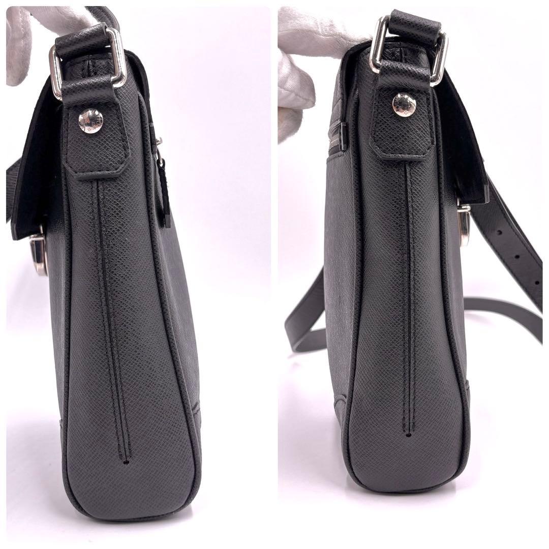 極美品　ルイヴィトン　タイガ ルカ ショルダーバッグ 25071401