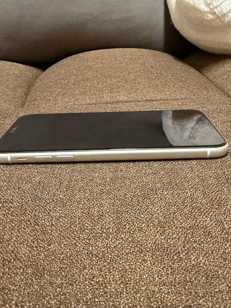 iPhone11 本体　ホワイト　64GB SIMフリー　スマホ　訳あり