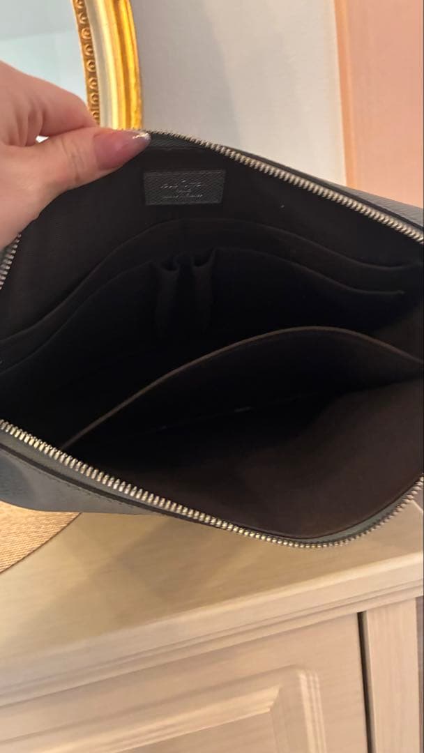 LOUIS VUITTON　値段交渉可　タイガ　グリゴリ メッセンジャーPM