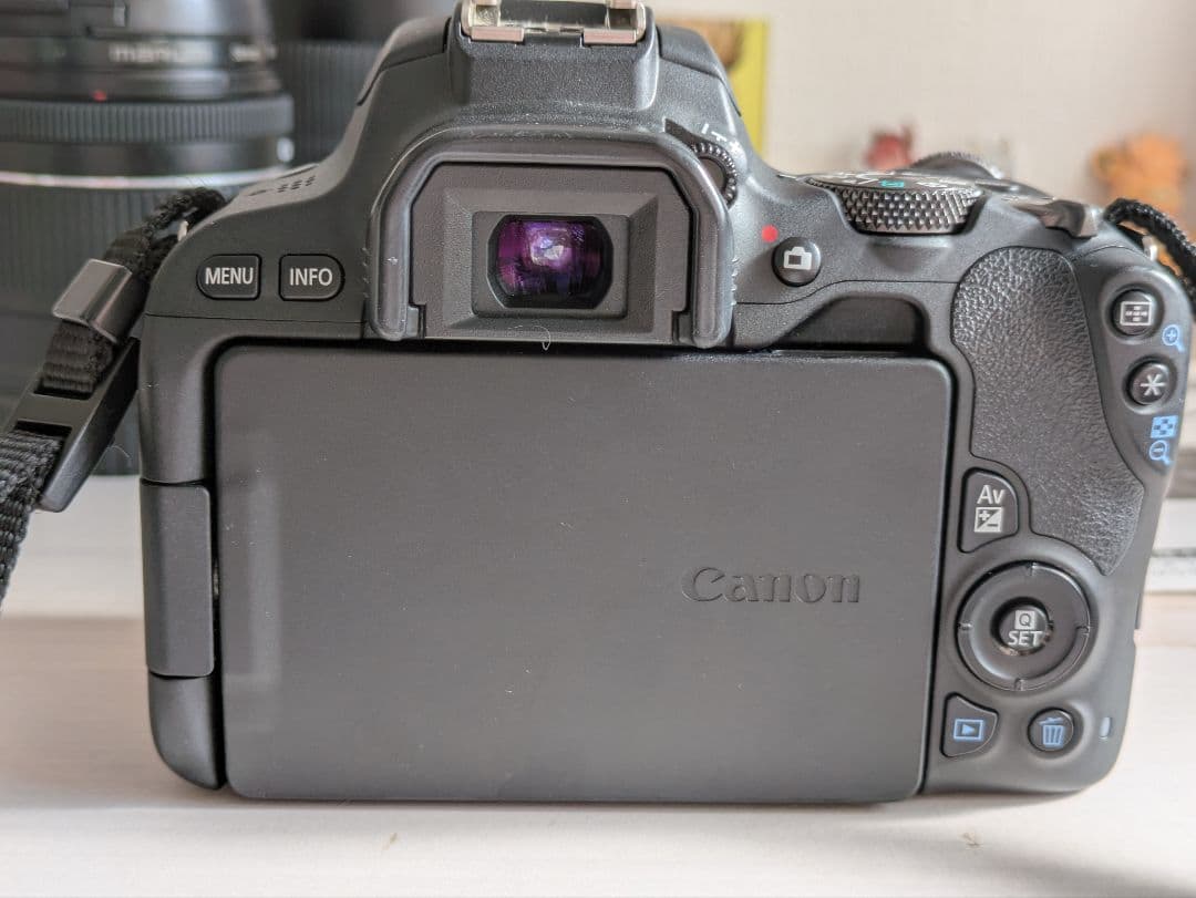 Canon EOS kiss X9　ダブルズームレンズキット