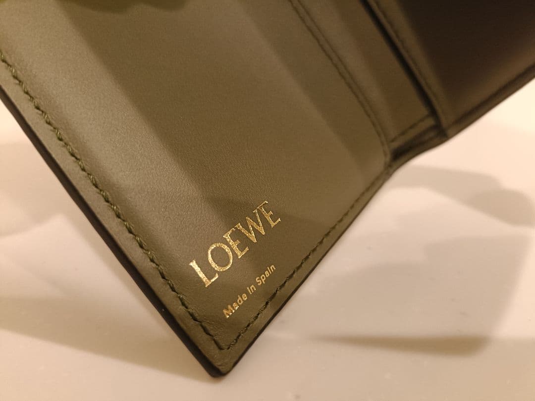 ロエベ リピート トライフォールド ウォレット アナグラム 三つ折り