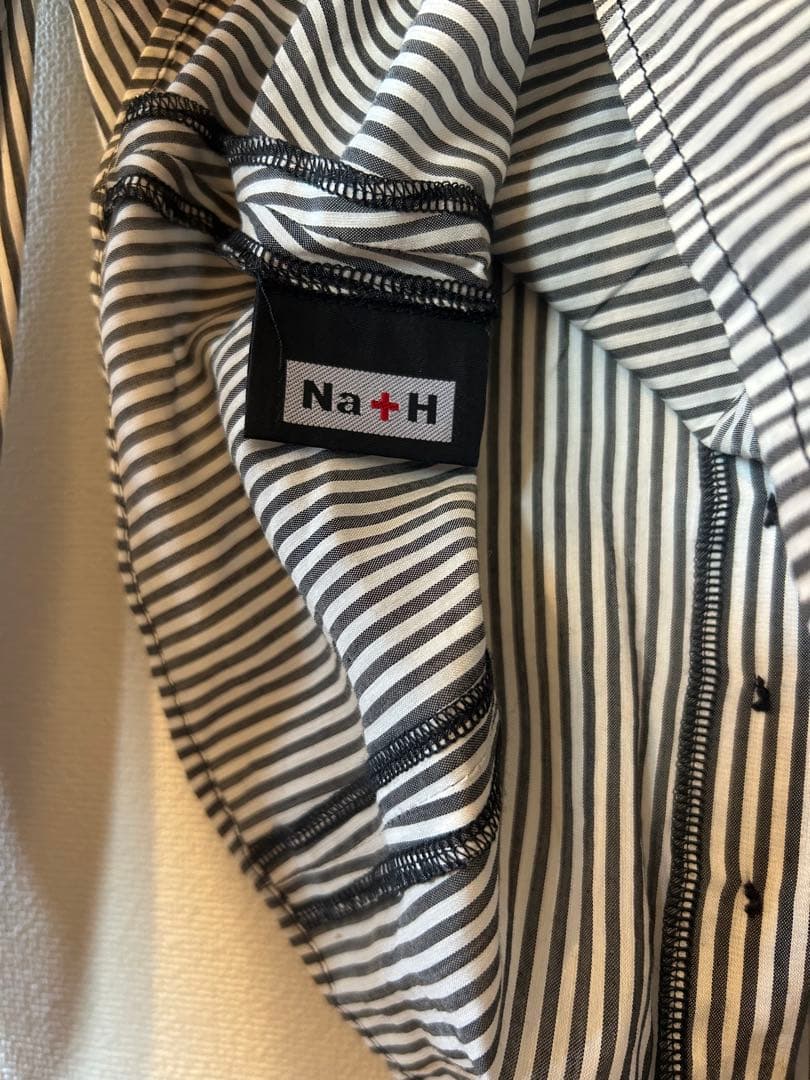 Na+H リボンタイ付きフリルブラウス