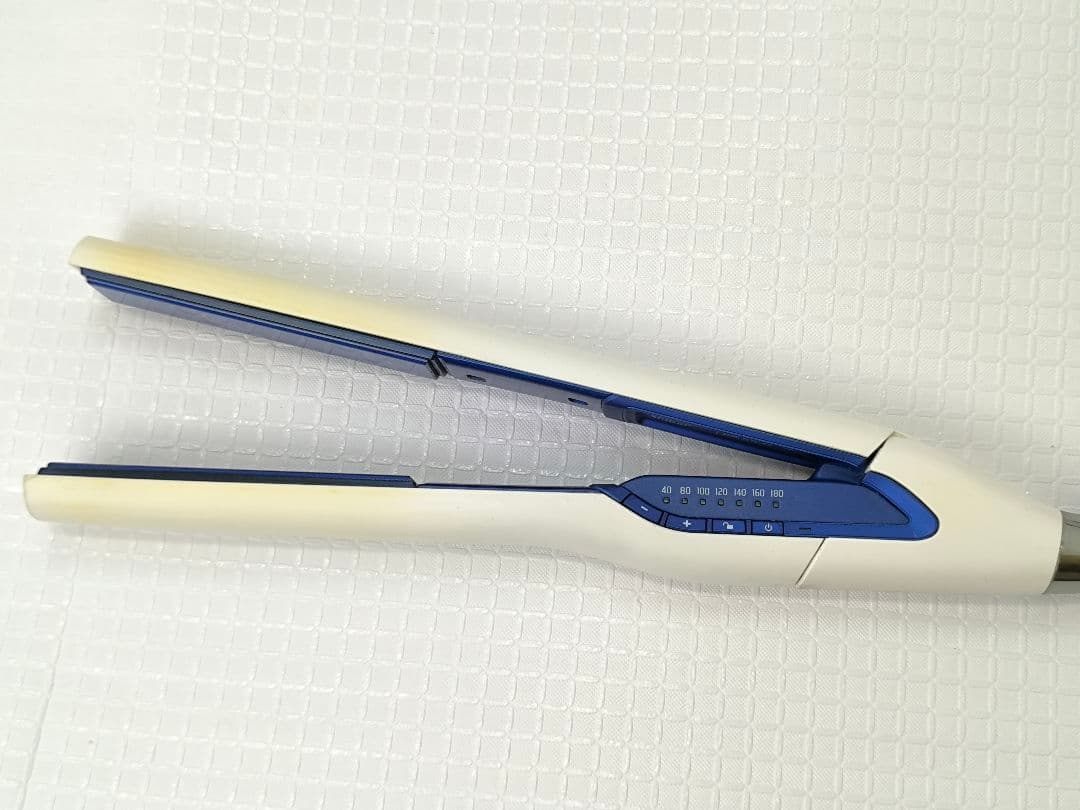 ヘアビューロン 3D Plus ストレート　リュミエリーナ　ヘアアイロン