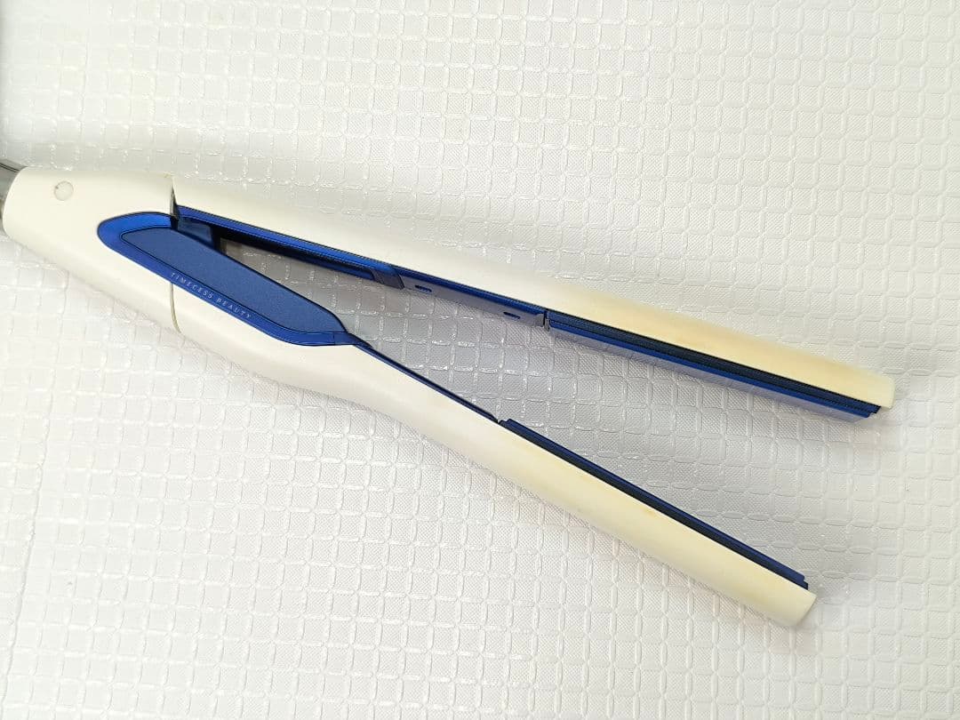 ヘアビューロン 3D Plus ストレート　リュミエリーナ　ヘアアイロン