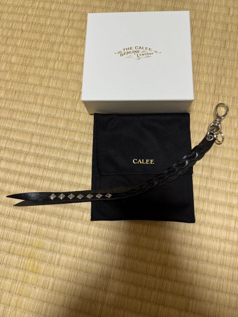 CALEE キャリー スタッズレザーキーホルダー