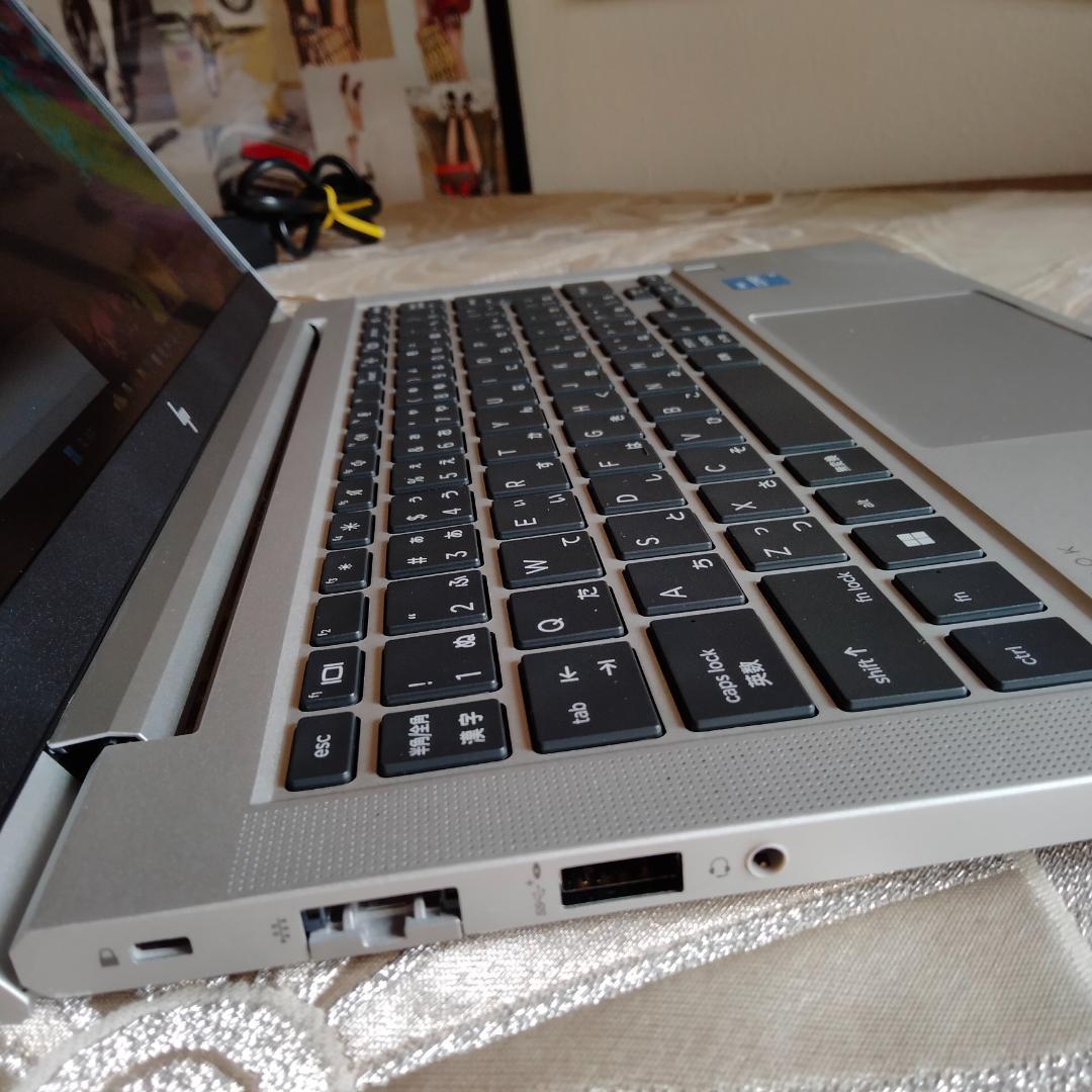 HP 13インチ 13世代i5 1335U 16G 256G 1920x1080