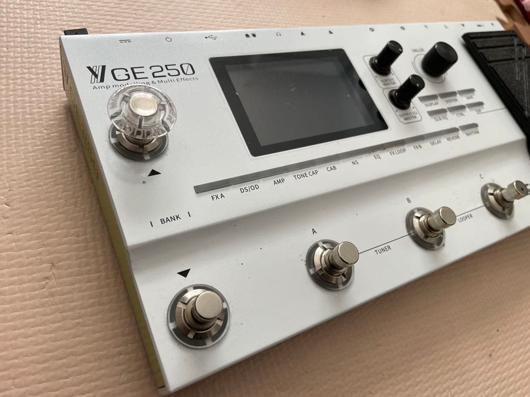 MOOER GE250 ギターマルチエフェクター