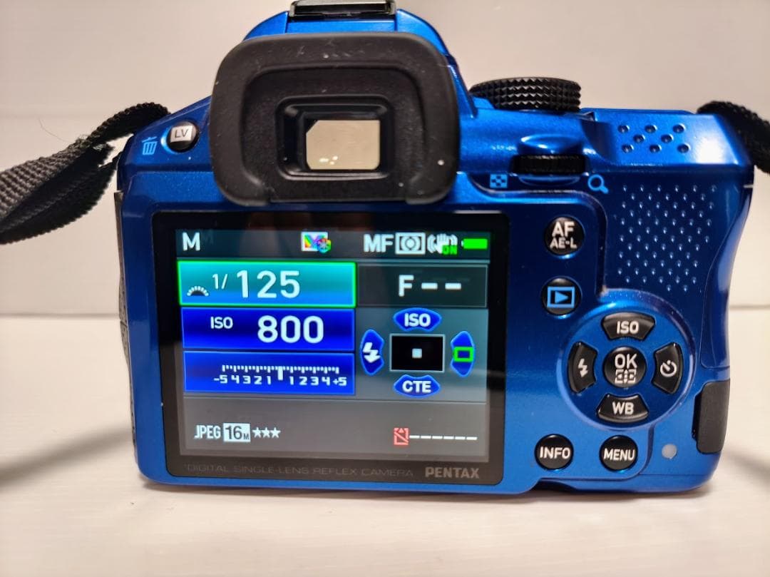 【黒死病対策】【内臓電池交換】ペンタックス　PENTAX K-30 青