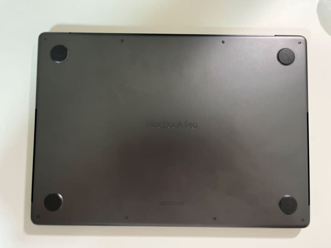 Apple MacBook Pro M3 14インチ (2023)