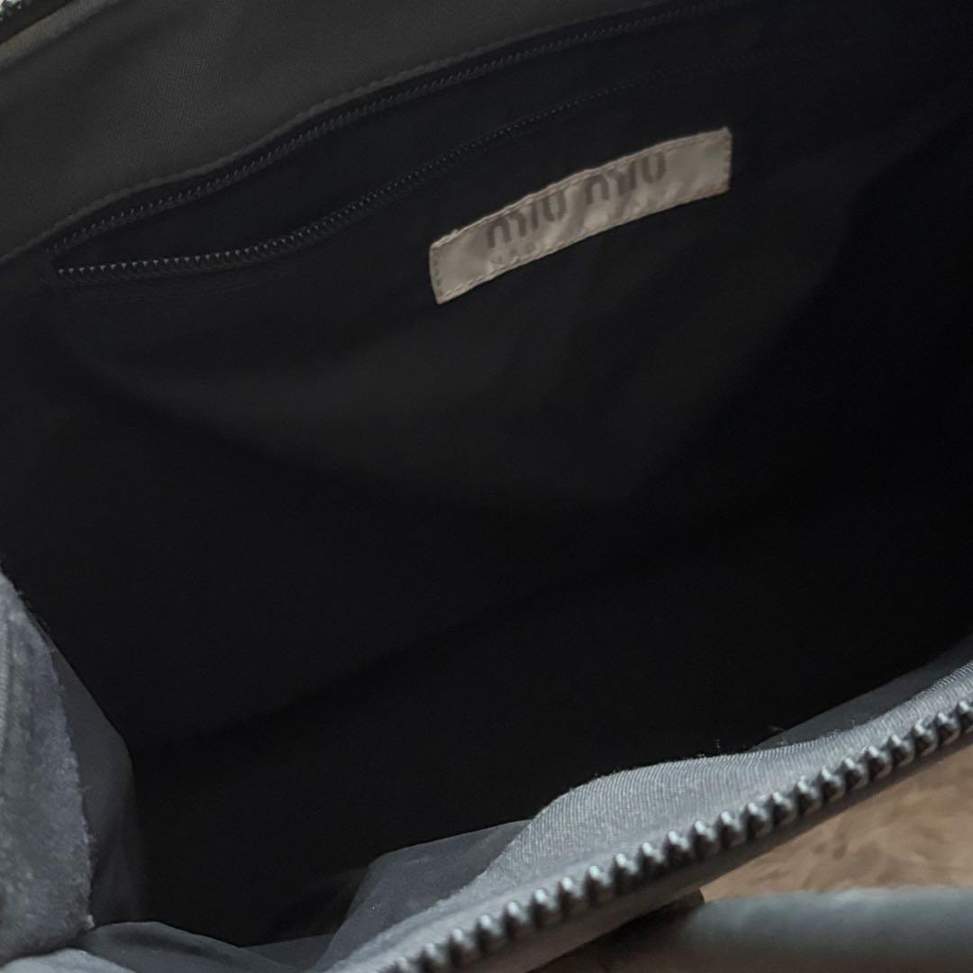 【希少】MIUMIU トートバッグ archive A4収納 ロゴ エンボス