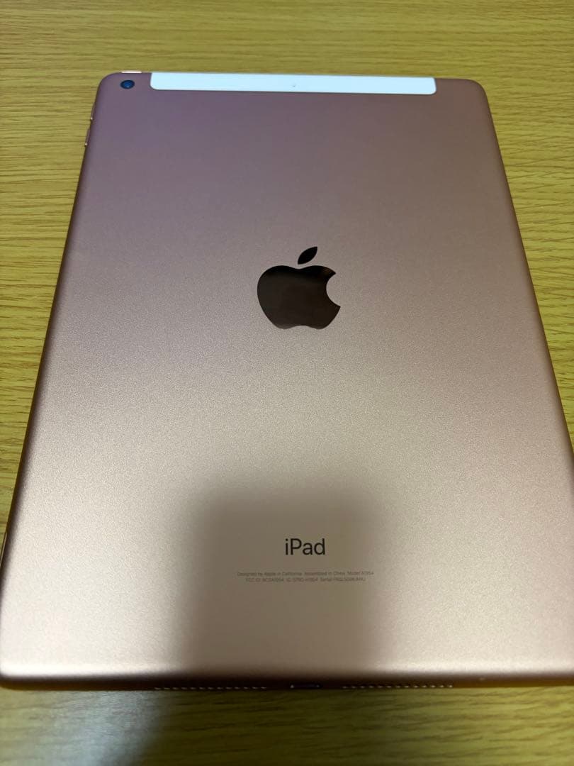 iPad 第6世代 32GB Wi-Fi + Cellular（SIMフリー）