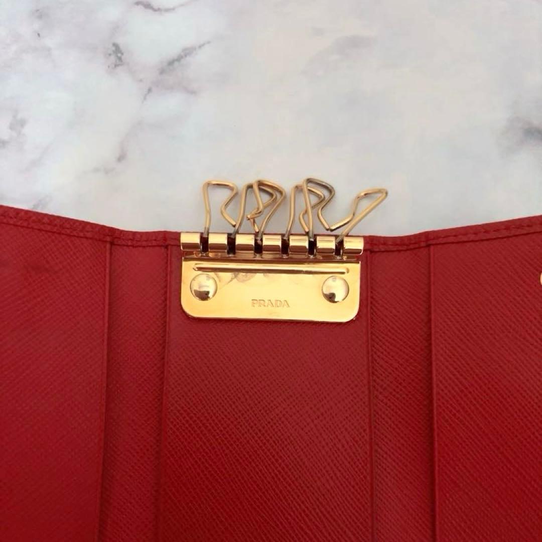 PRADA プラダ6連キーケース