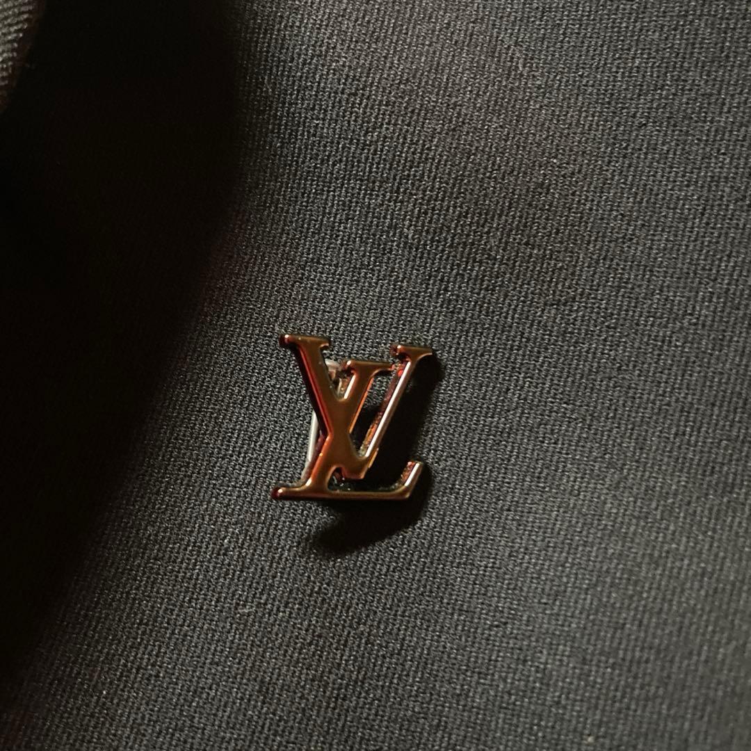 ルイヴィトン ピンバッジ