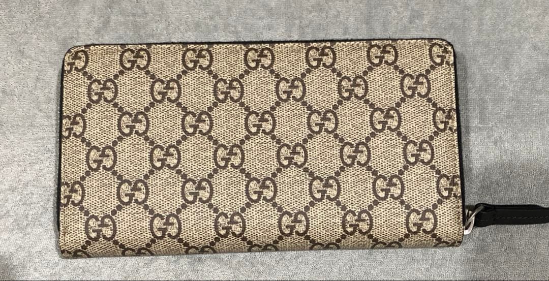 Gucci 蛇モチーフ 長財布