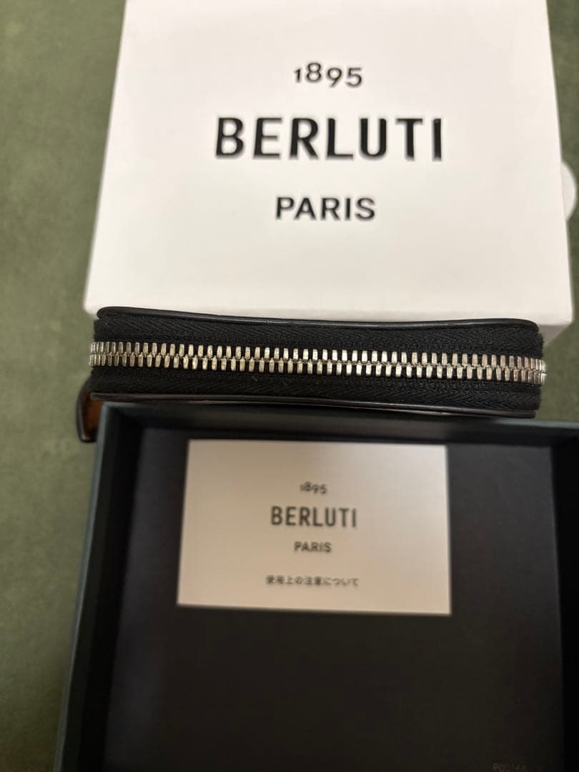 き*屋様 【未使用に近い】Berluti WAPA 財布 ワパ カリグラフィ