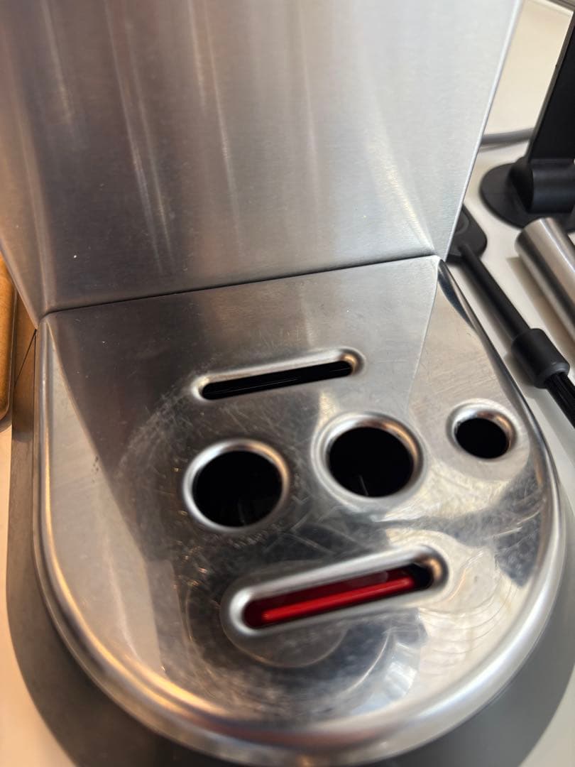 美品　デロンギDeLonghiエスプレッソマシン、グラインダーセット　おまけつき