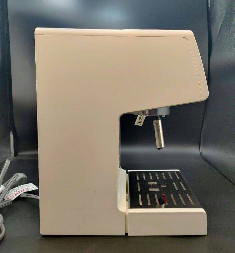 デロンギ エスプレッソ・カプチーノメーカー ECP3220J-W