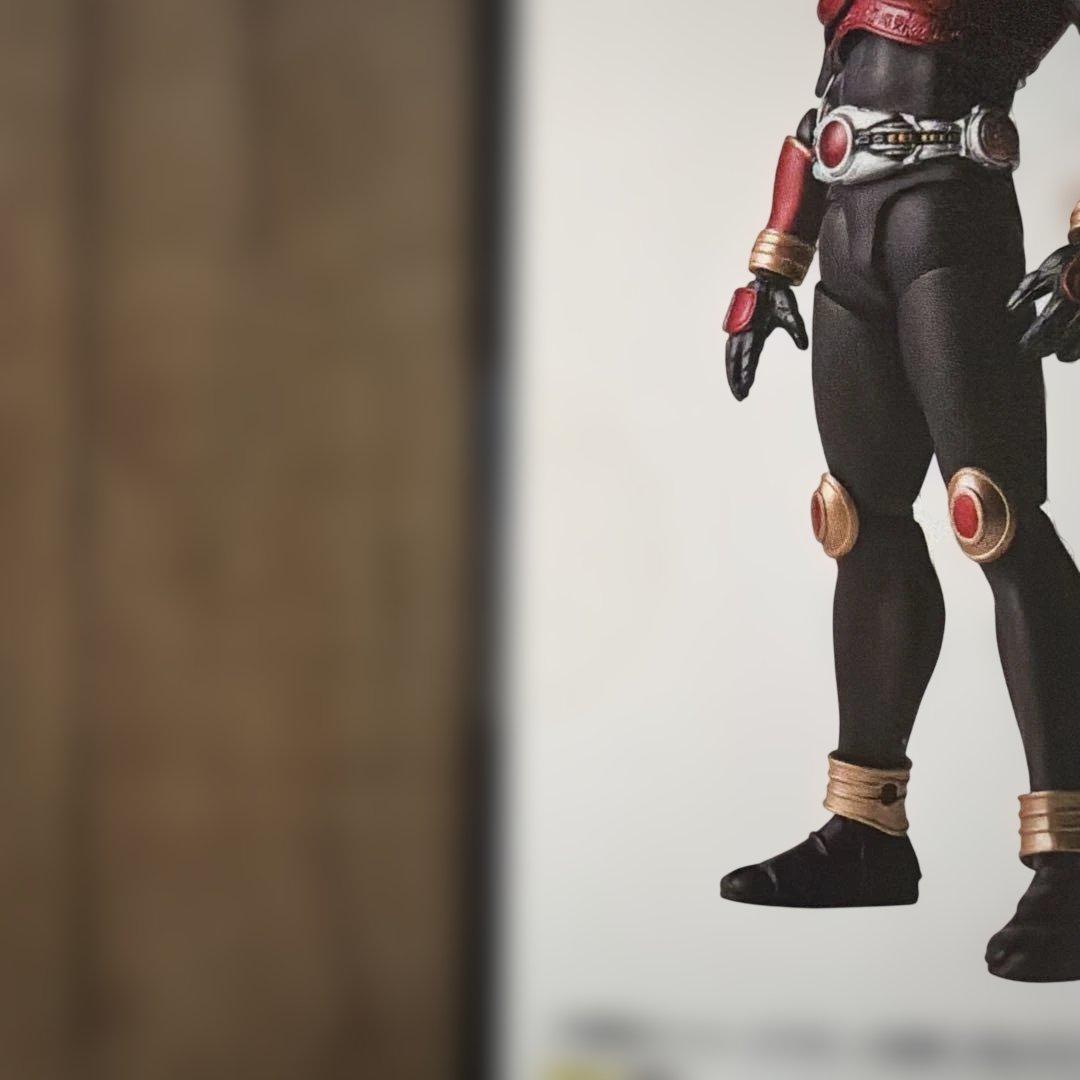新品 S.H.Figuarts 真骨彫 仮面ライダークウガ ディケイドver.