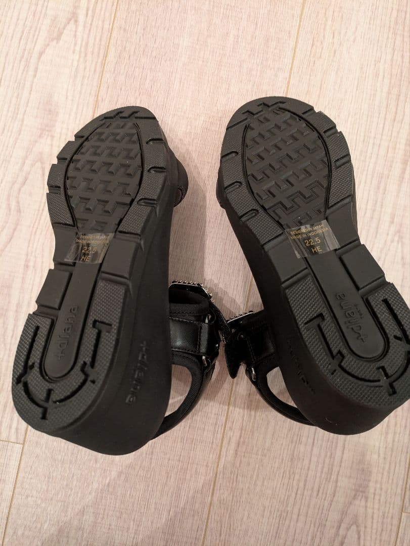 【試着のみ】プラスダイアナ　6cmヒールアップサンダル　ブラック