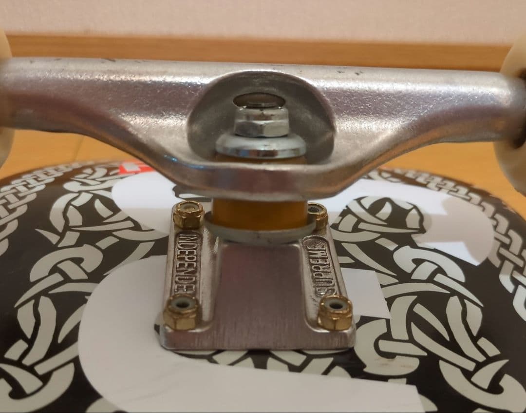 さいやまんsupreme コンプリート8.5インチスケートボード