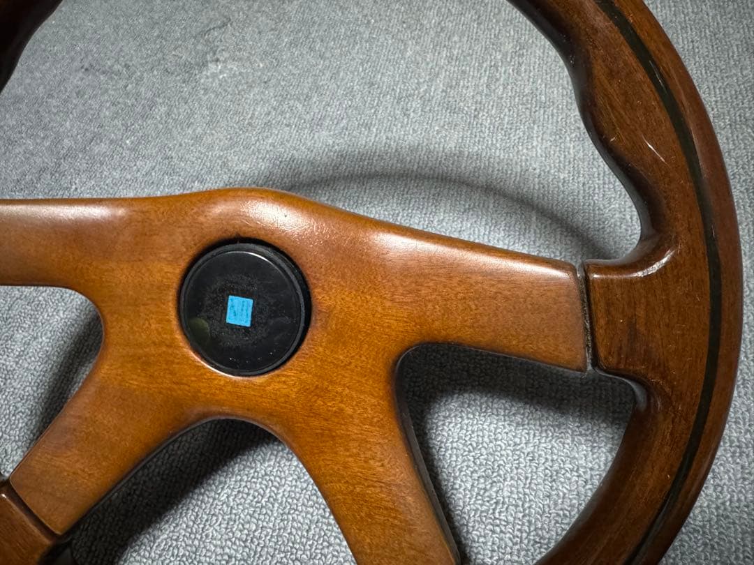 ナルディ4本スポーク ウッドステアリング
