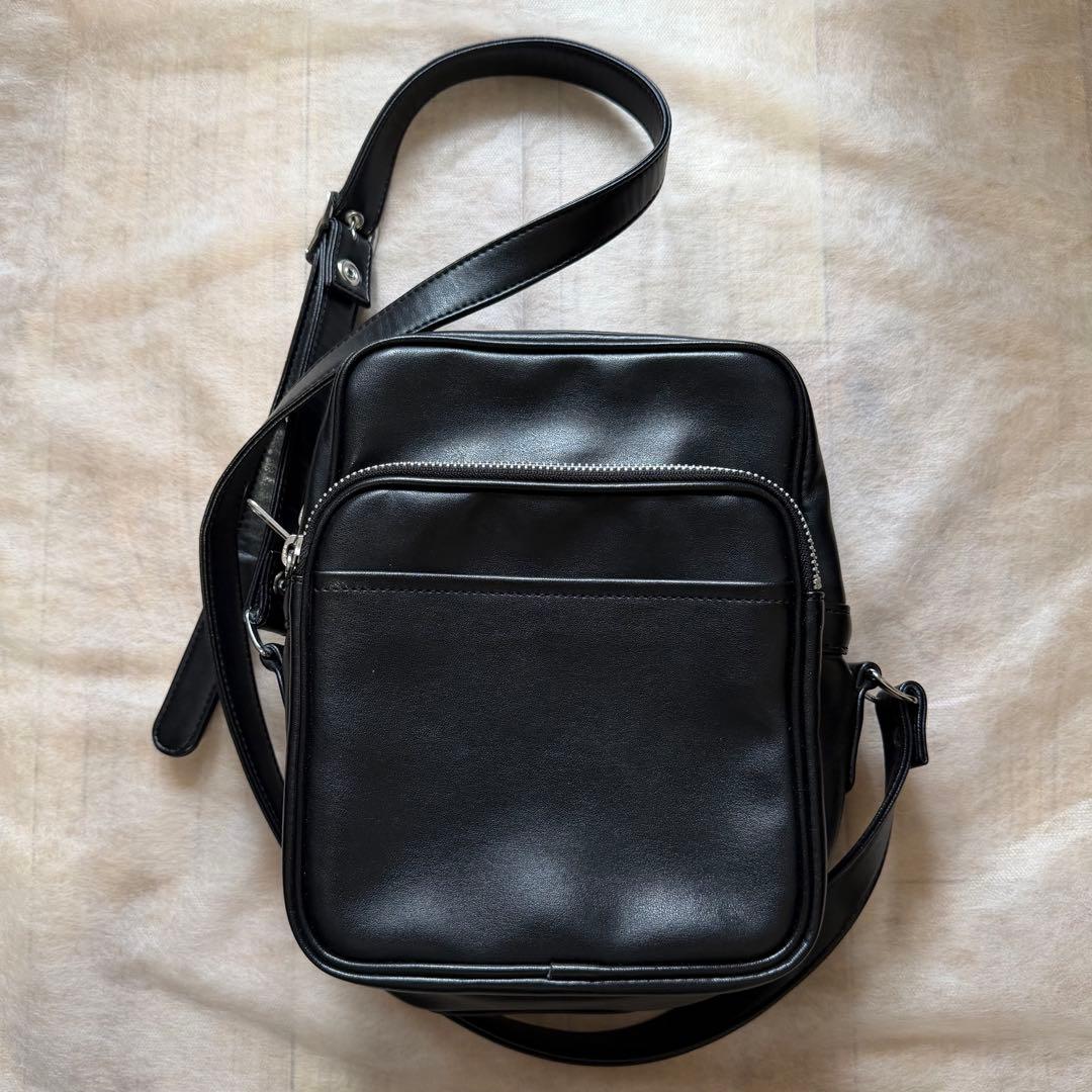 ☆極美品☆ コムデギャルソン　ショルダーバッグ　肩掛け　斜め掛け　ブラック