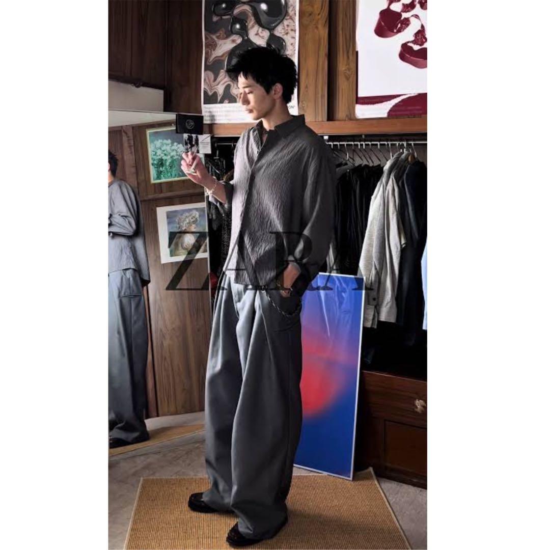 範*郎様 新品 ZARA しわ加工ストライプ柄フルイドシャツ S グレー