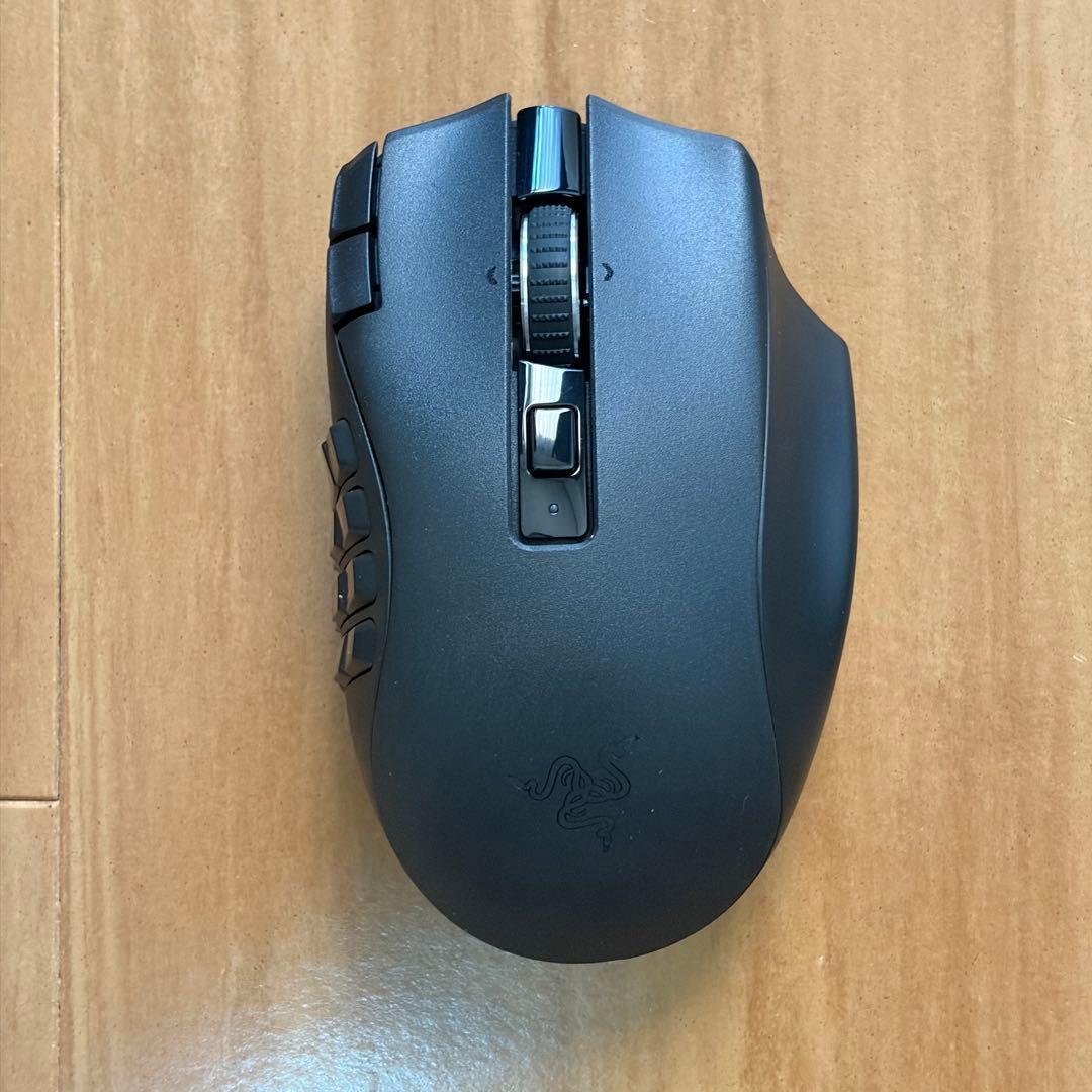 Razer Naga V2 Hyperspeed ゲーミングマウス