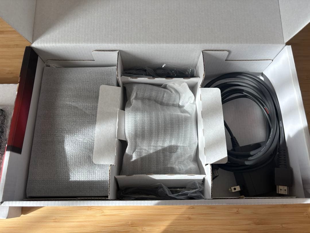 Nintendo Switch 本体　ホリパッドコントローラー付き