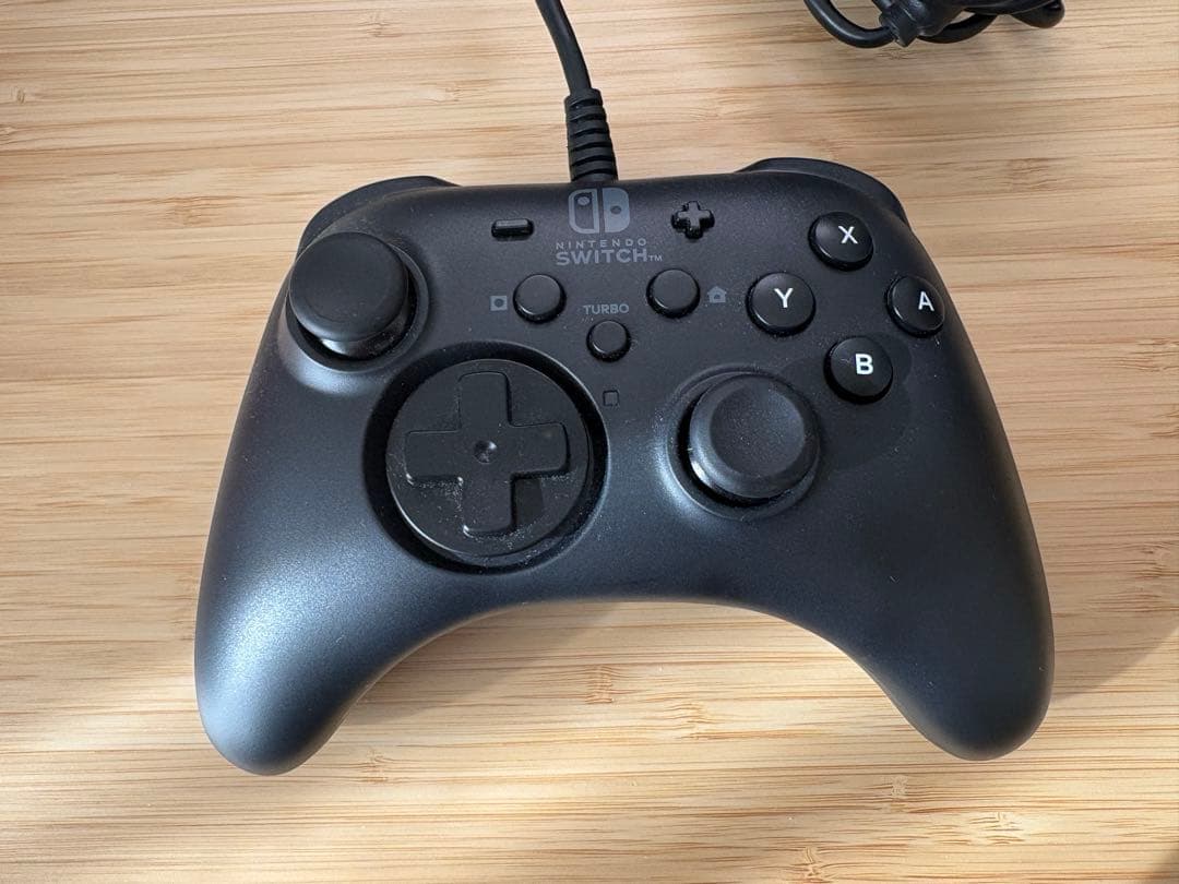 Nintendo Switch 本体　ホリパッドコントローラー付き