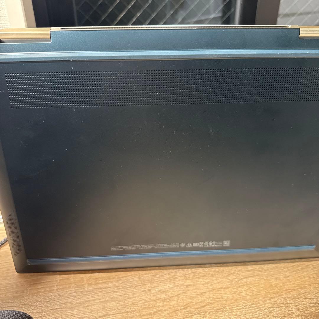美品　HP Spectre ノートパソコン