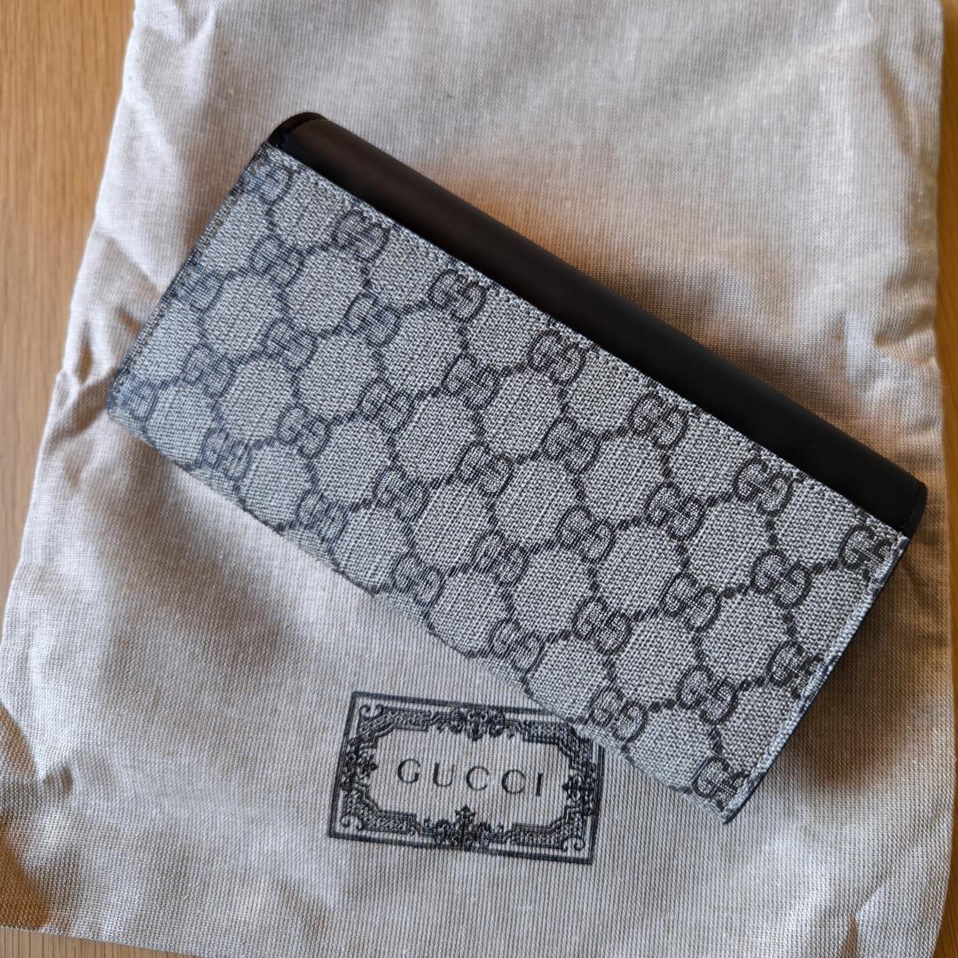 新品未使用！Gucci 人気 GGスプリーム ユニセックス 二つ折り長財布
