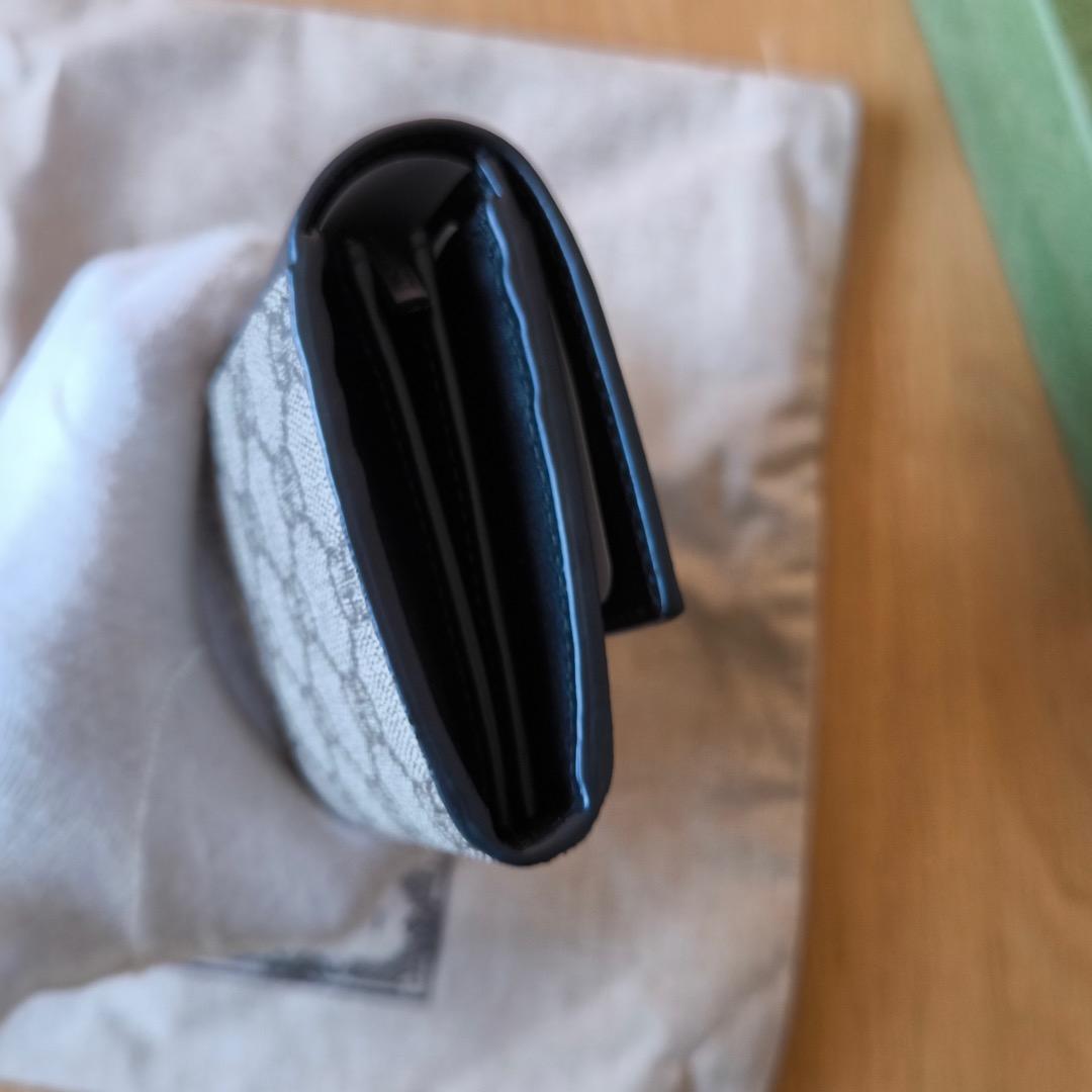 新品未使用！Gucci 人気 GGスプリーム ユニセックス 二つ折り長財布