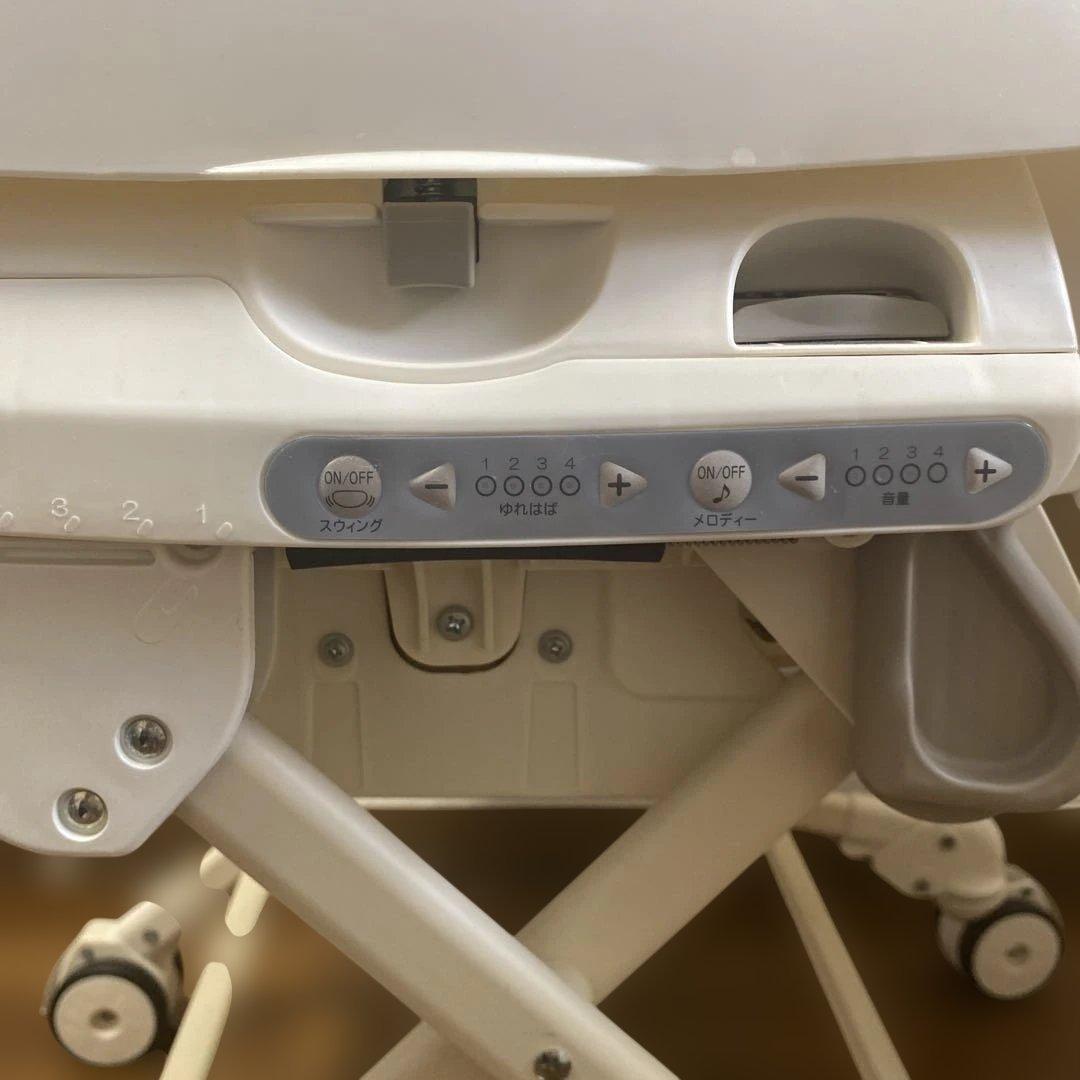 【美品】コンビ ネムリラ オートスウィング 電動 ベージュ/ホワイト