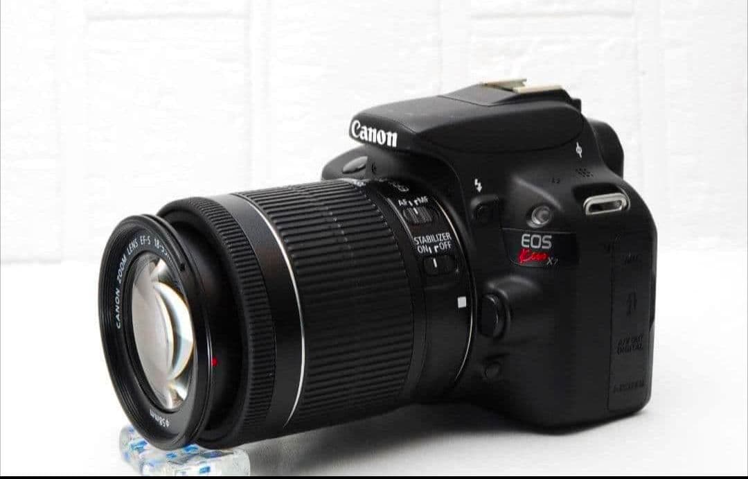 驚く軽さ‼️Canon Kiss X7 セット ❤️　一眼デビューに❤️