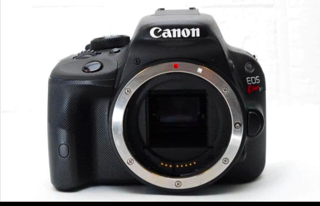 驚く軽さ‼️Canon Kiss X7 セット ❤️　一眼デビューに❤️