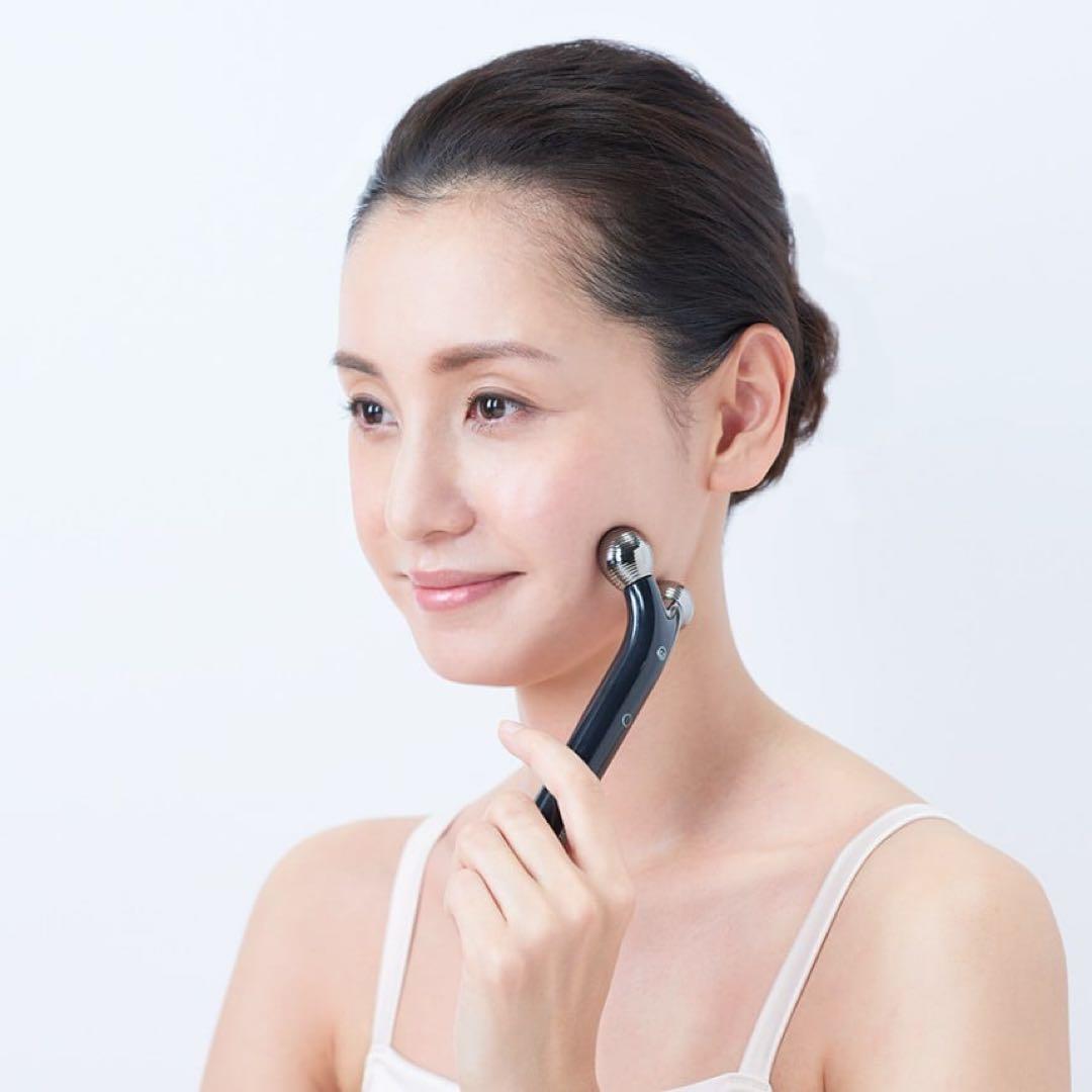 YAMAN 美顔ローラー USB充電式 ブラック