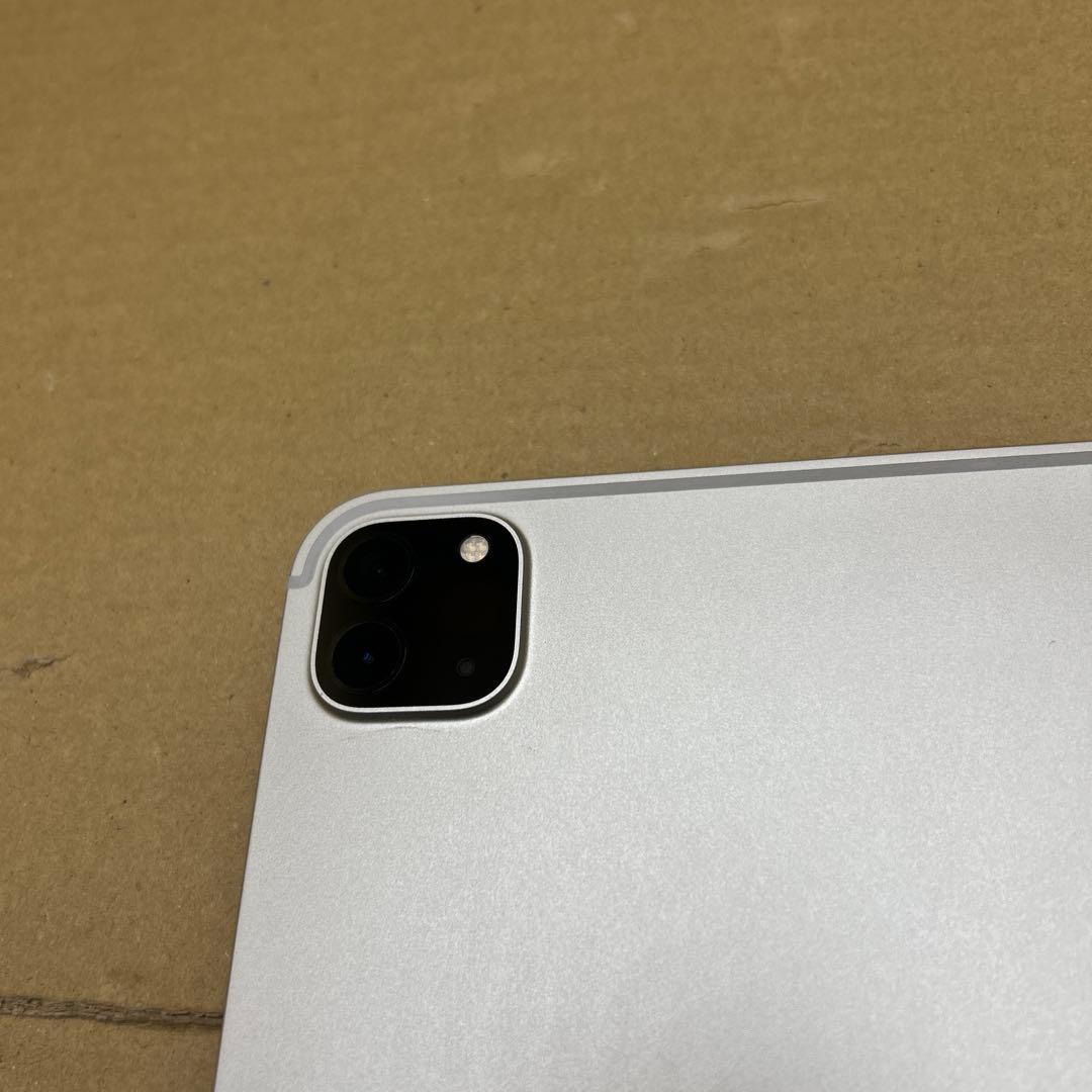 iPad Pro 12.9インチ (第４世代) Wi-Fi + Cellular