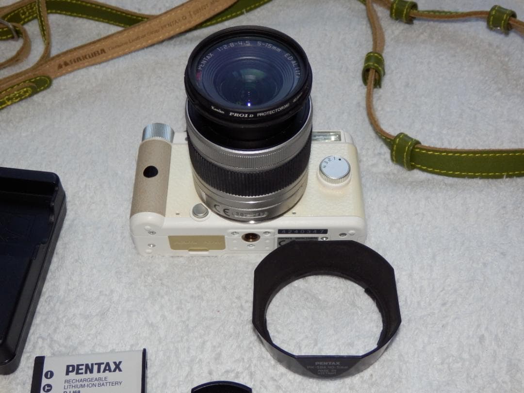 ⭕️ショット数５７６回★新品級★PENTAX Q レンズキット★白色★デジカメ